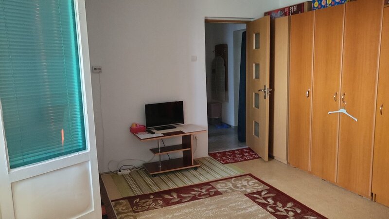 Titan, parcul Titanii, bloc anvelopat