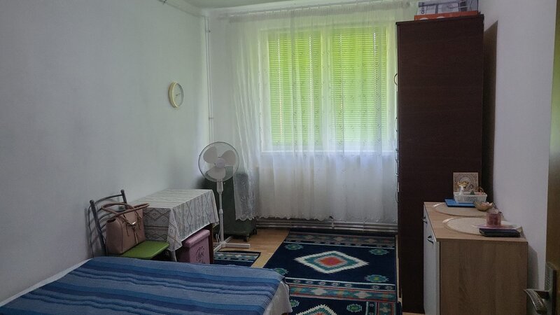 Titan, parcul Titanii, bloc anvelopat